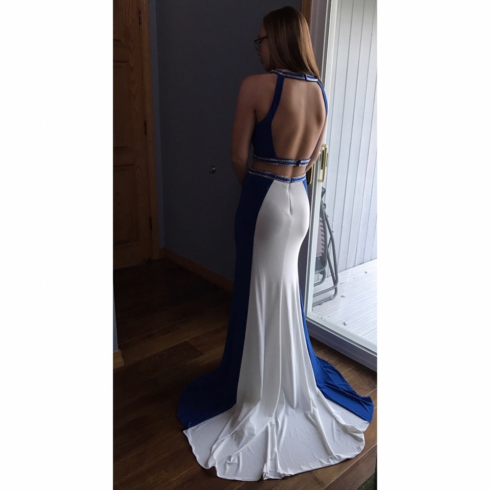 Stephen's Prom Dress - Picture 4 of 8