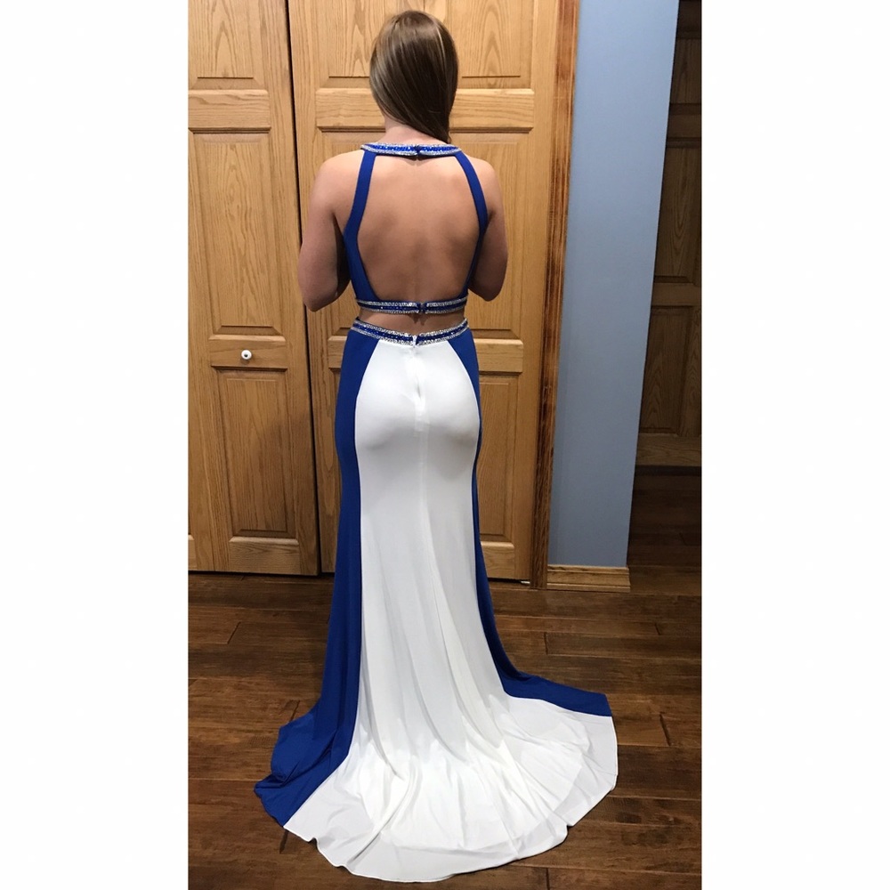Stephen's Prom Dress - Picture 5 of 8