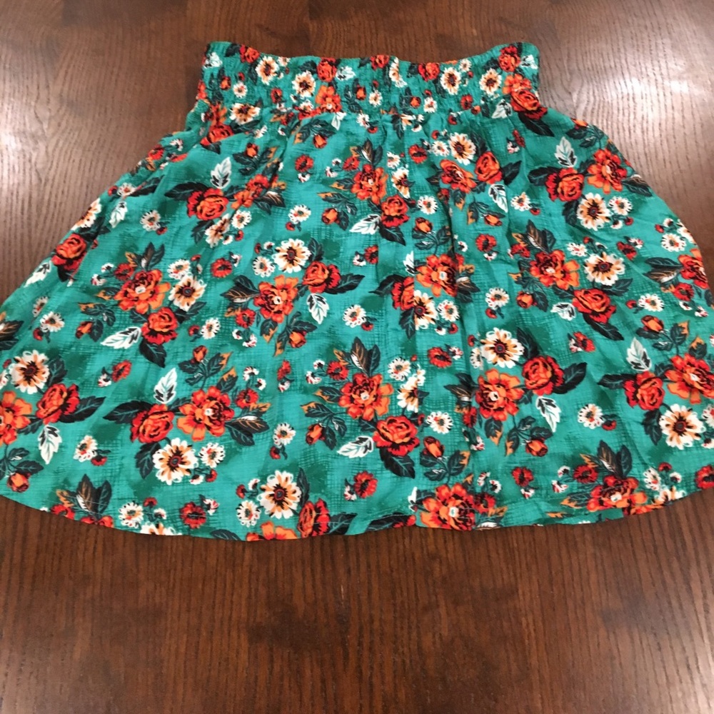 Cute Frenchi skirt - Picture 4 of 4
