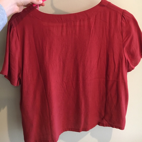 NEVER WORN CROP TOP - Picture 2 of 2