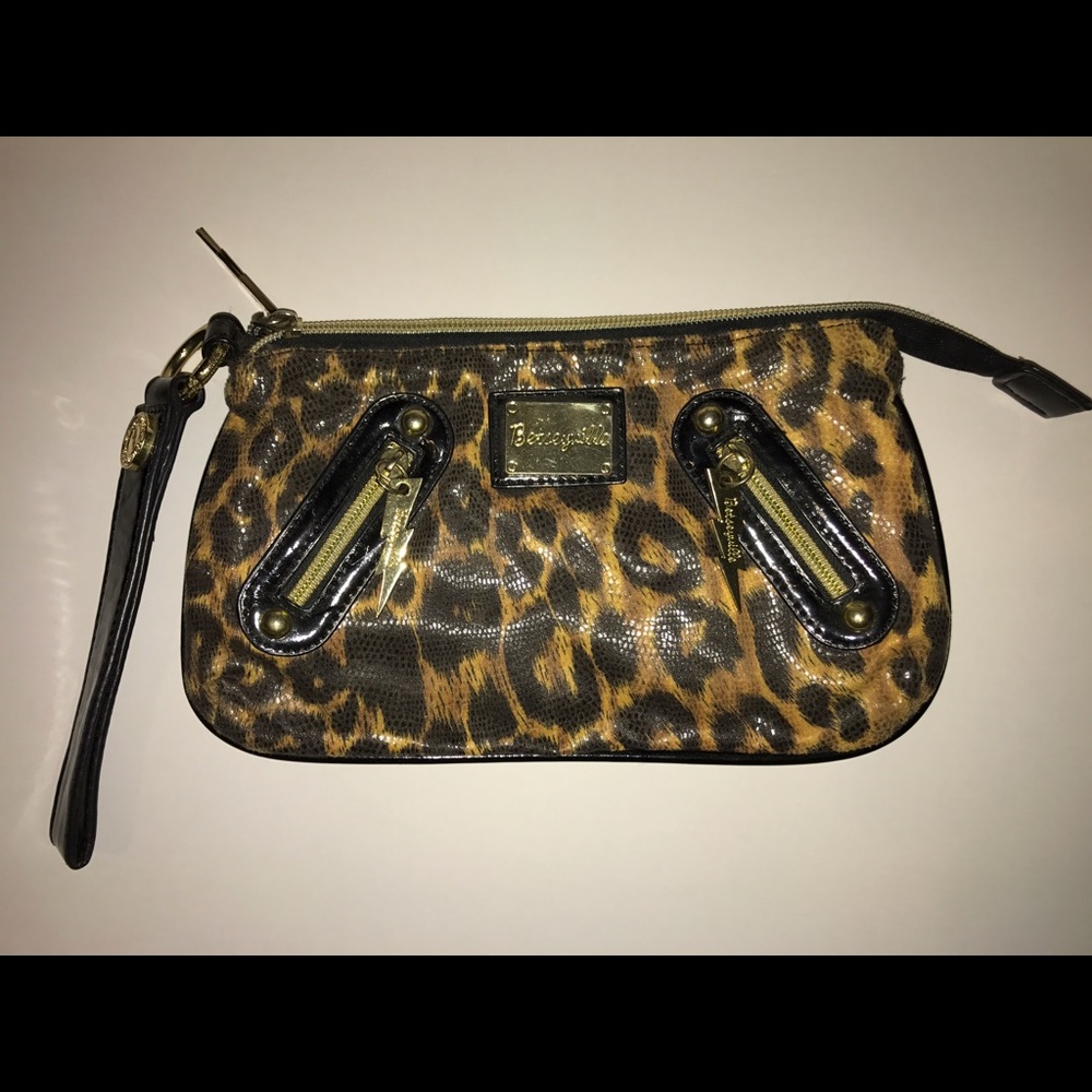 PRICE DROP! Betsey Johnson Wristlet