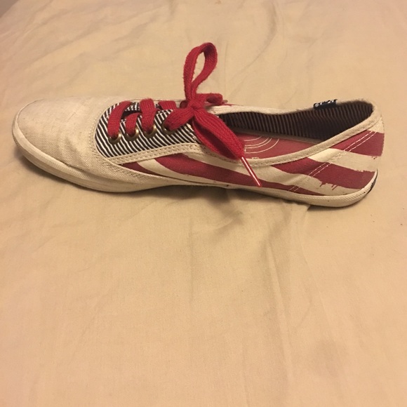 Shoes - Picture 2 of 3