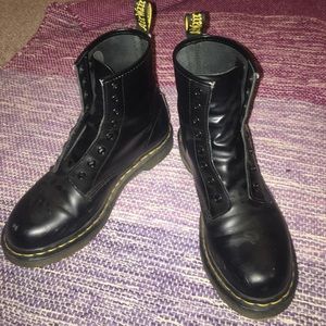 DOC MARTENS