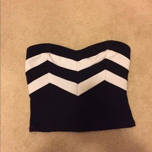 Black & white chevron crop top