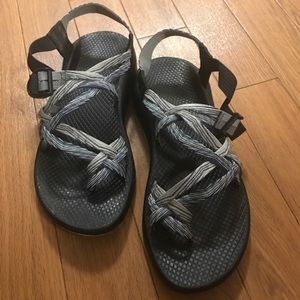 Chaco w/ double toe strap