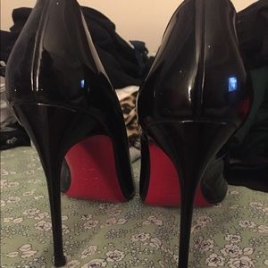 Pointed toe louboutin only worn once