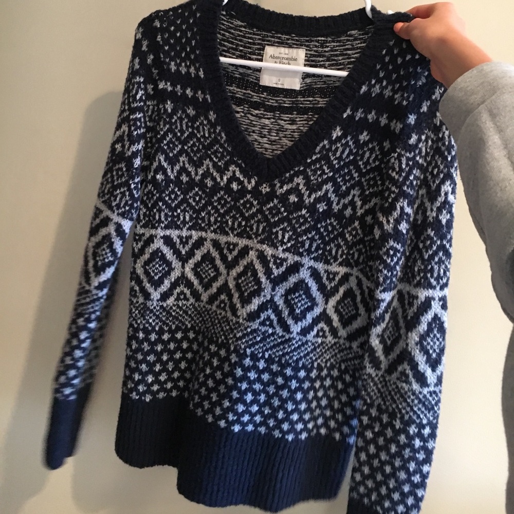 ABERCROMBIE SWEATER
