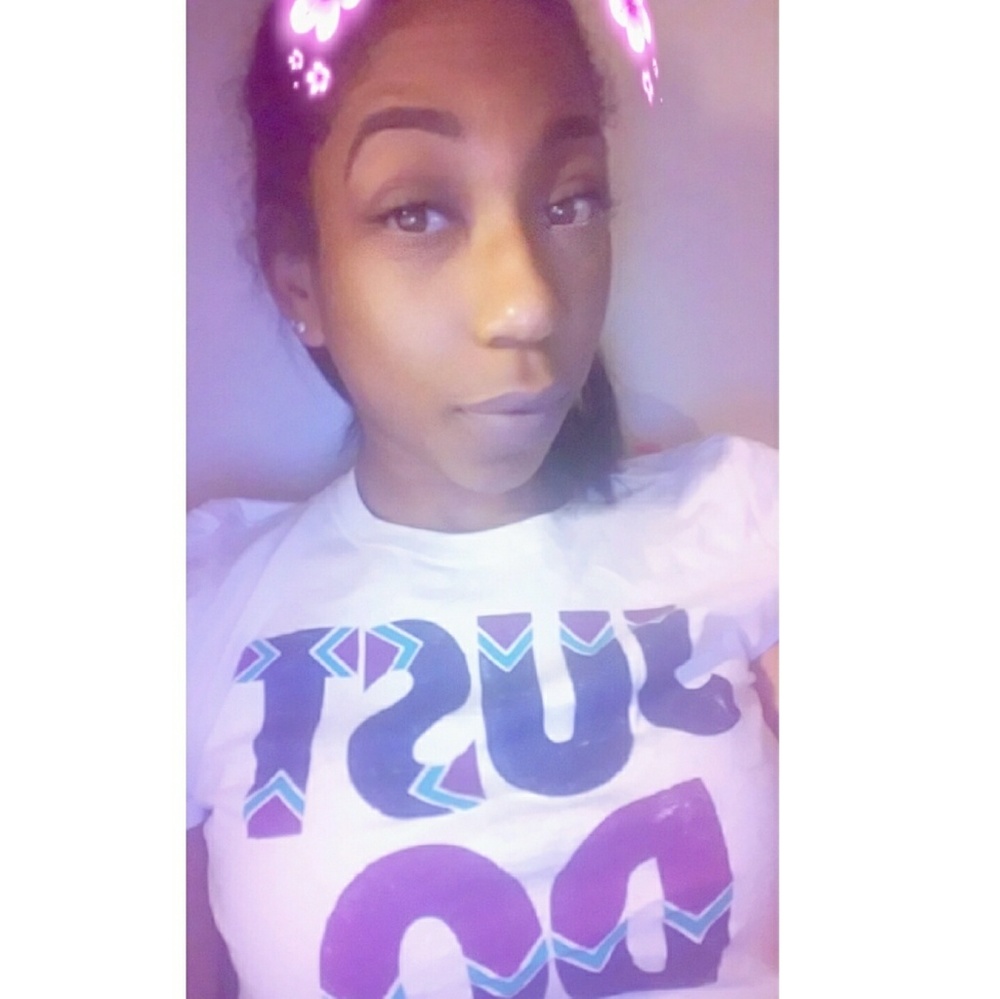 Meet your Posher, Alexis