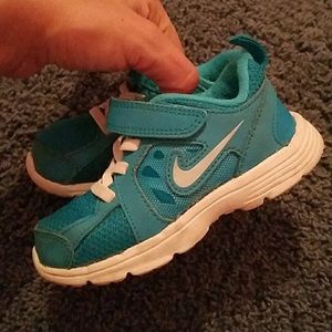 Sz 8C Toddler Turquoise Nikes