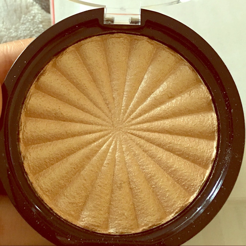 Ofra highlighter in Rodeo Drive