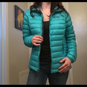 New Patagonia Down Sweater Jacket w/tags. Size M.