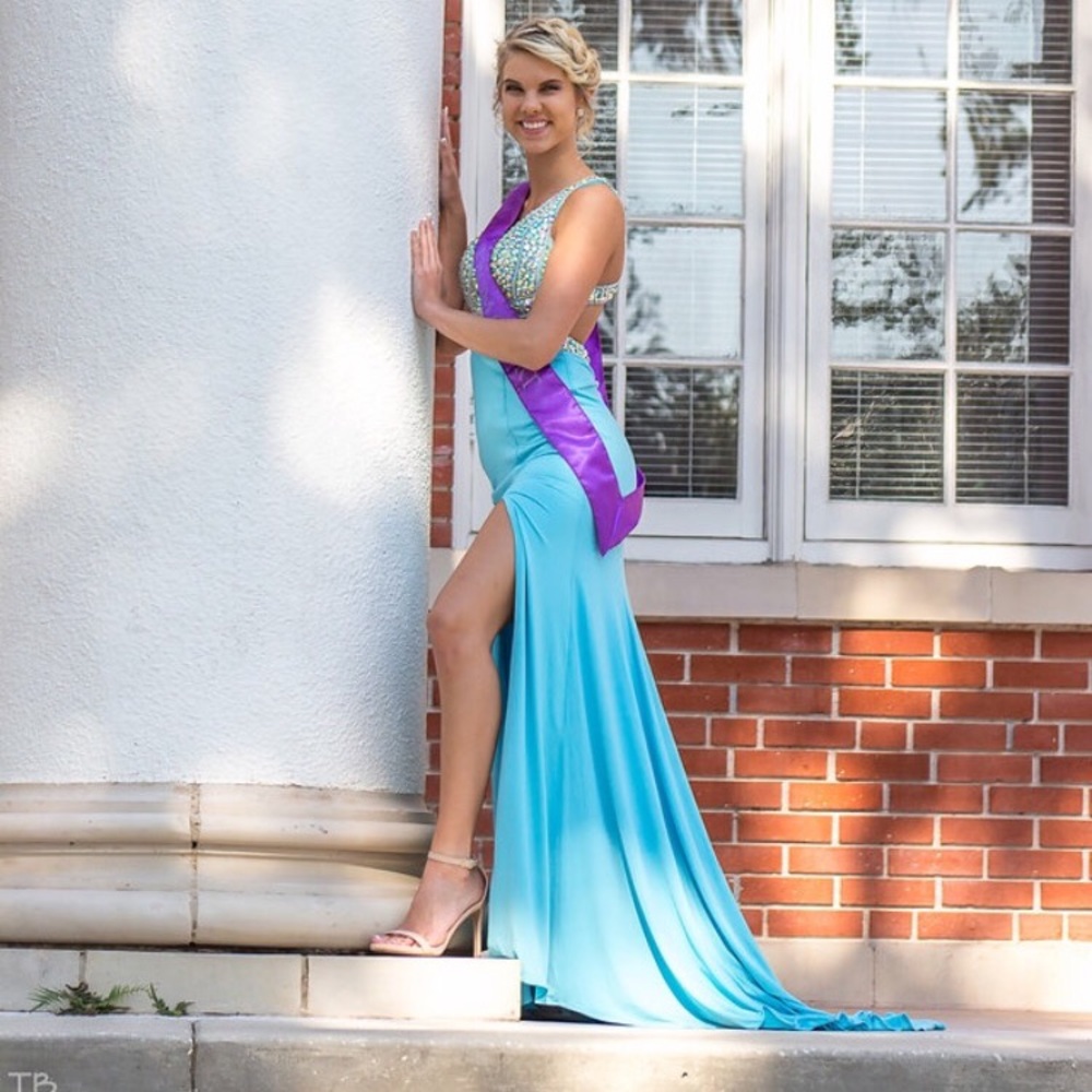Prom dress - Picture 3 of 3