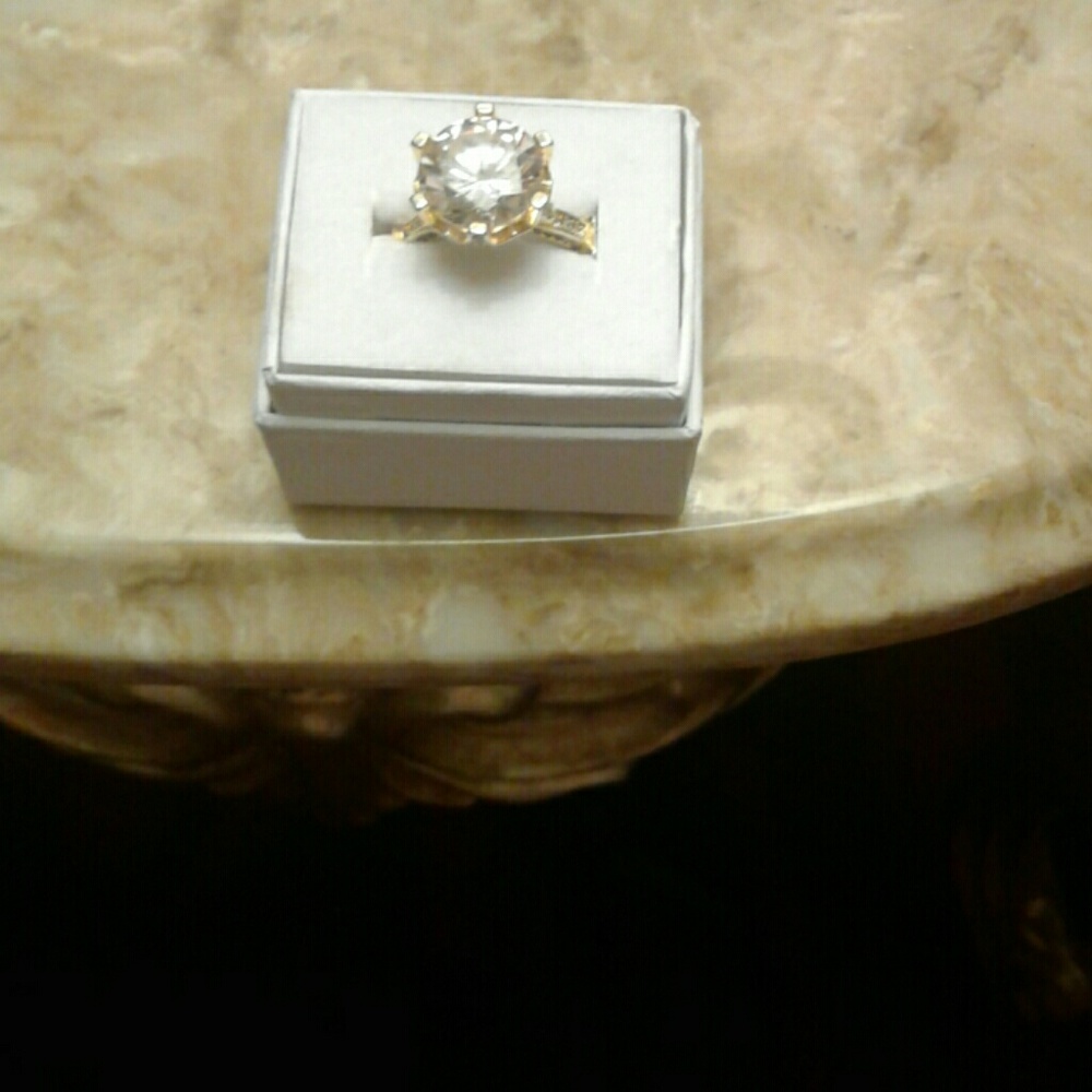 8ct 5AAAAA Genuine ItalianZircon Ring