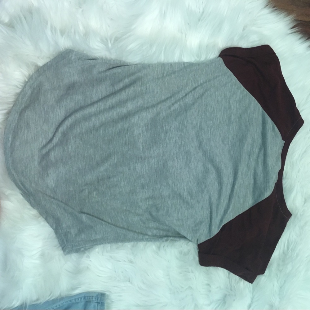 Grey and maroon tee - Picture 2 of 3