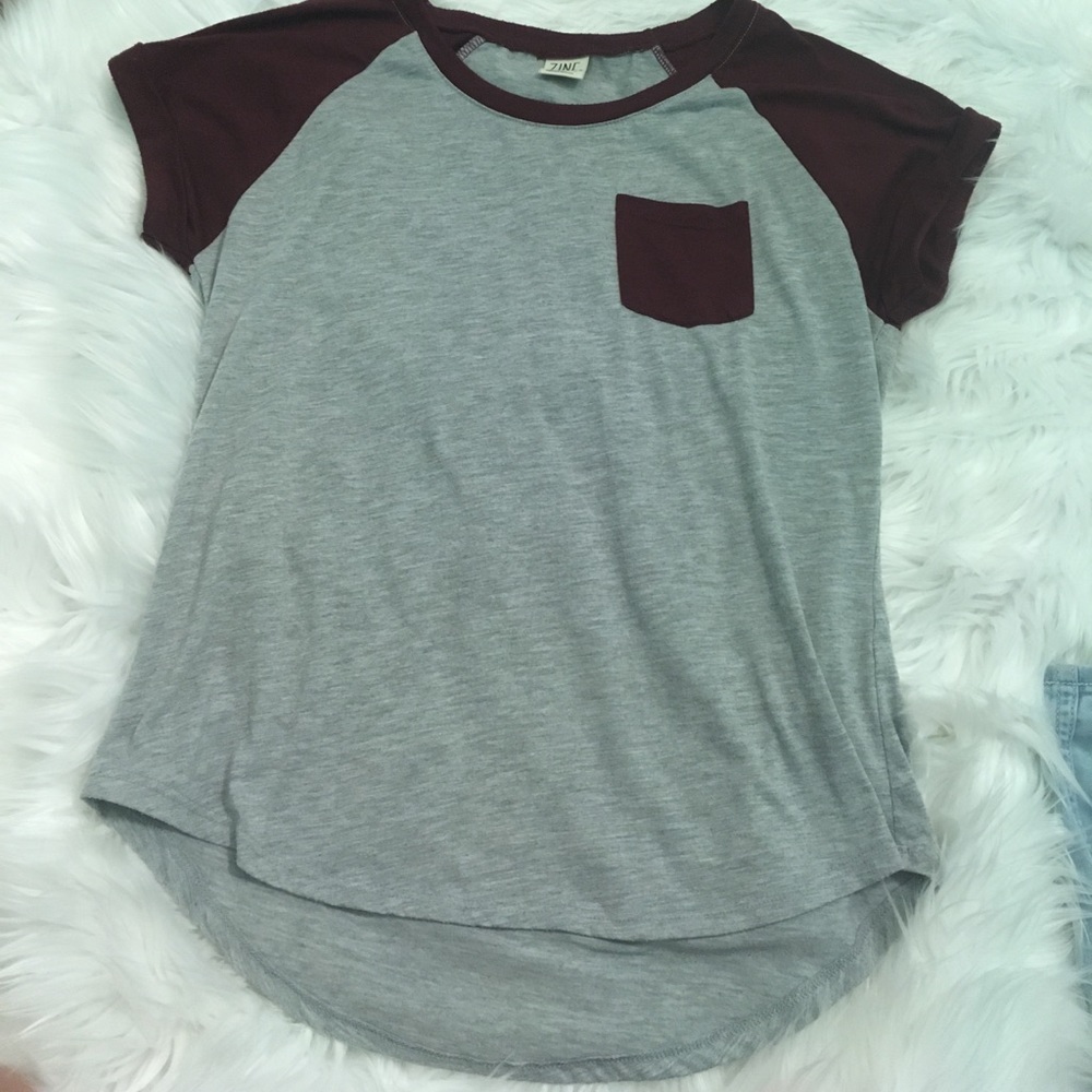 Grey and maroon tee - Picture 3 of 3