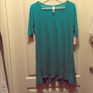 LuLaRoe Perfect Tee size small. Teal.