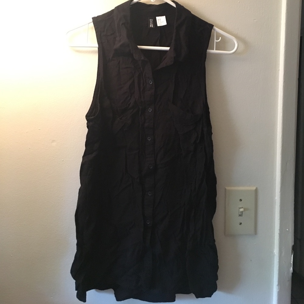 Black sleeveless blouse