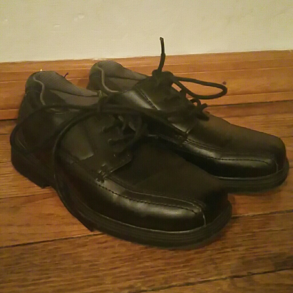Boys black TKS dress shoes