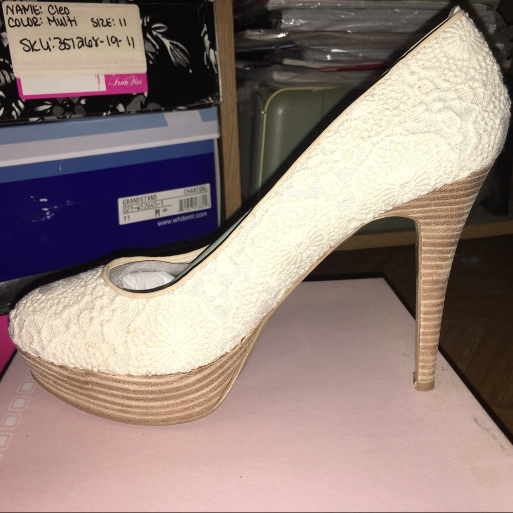 Bandolino Cream Heels in 10W