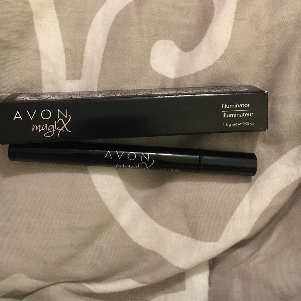 Avon illuminator concealer