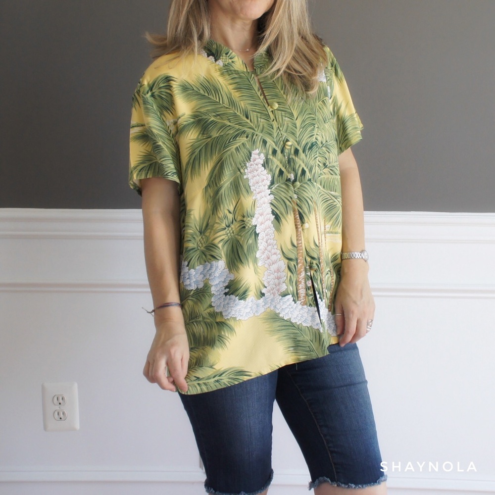Hilo Hattie Mandarin Collar Hawaiian Shirt