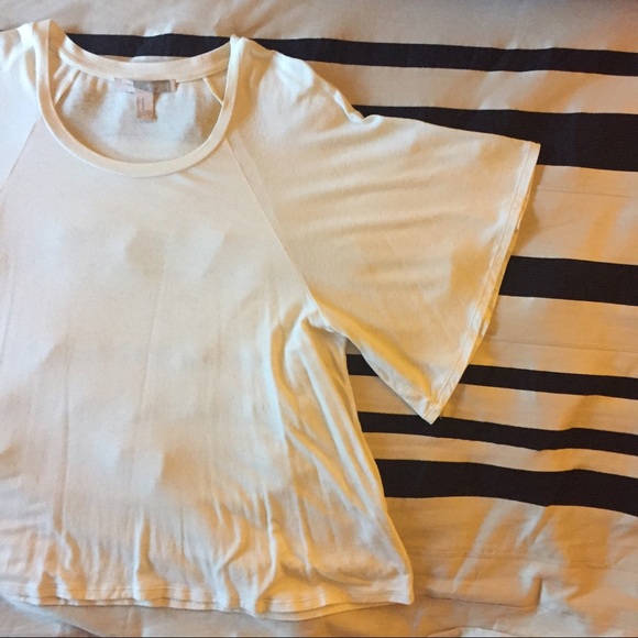 Forever 21 Flutter Sleeves Top - Picture 1 of 4