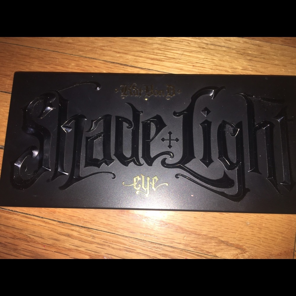Kat Von d shade and light eyes