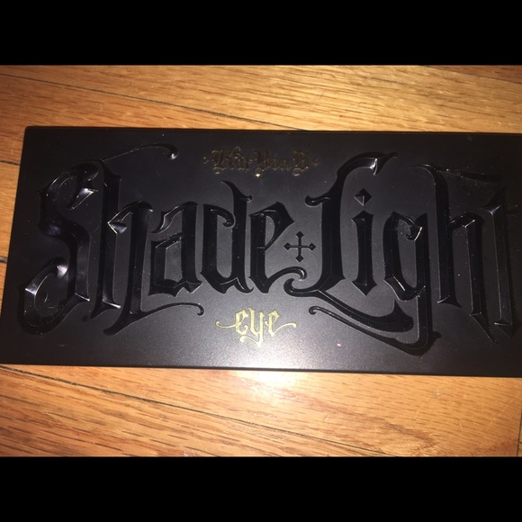Kat Von d shade and light eyes - Picture 1 of 5