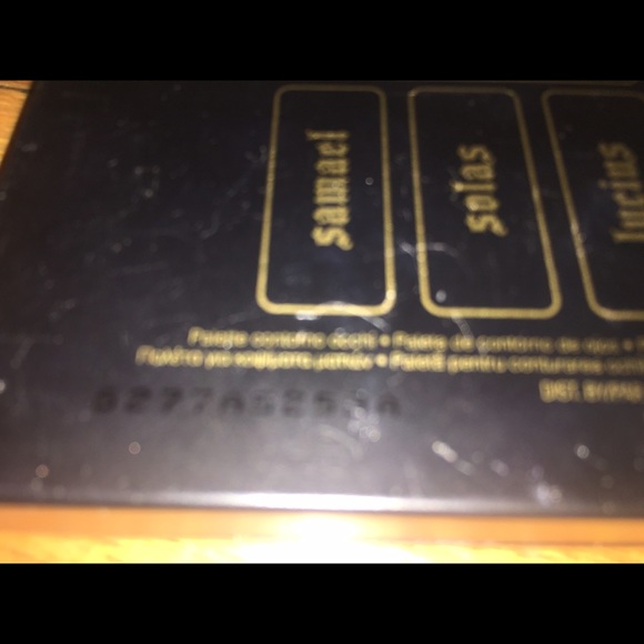 Kat Von D | Shade + Light Glimmer Eye Contour Palette  Kat Von d shade and light eyes