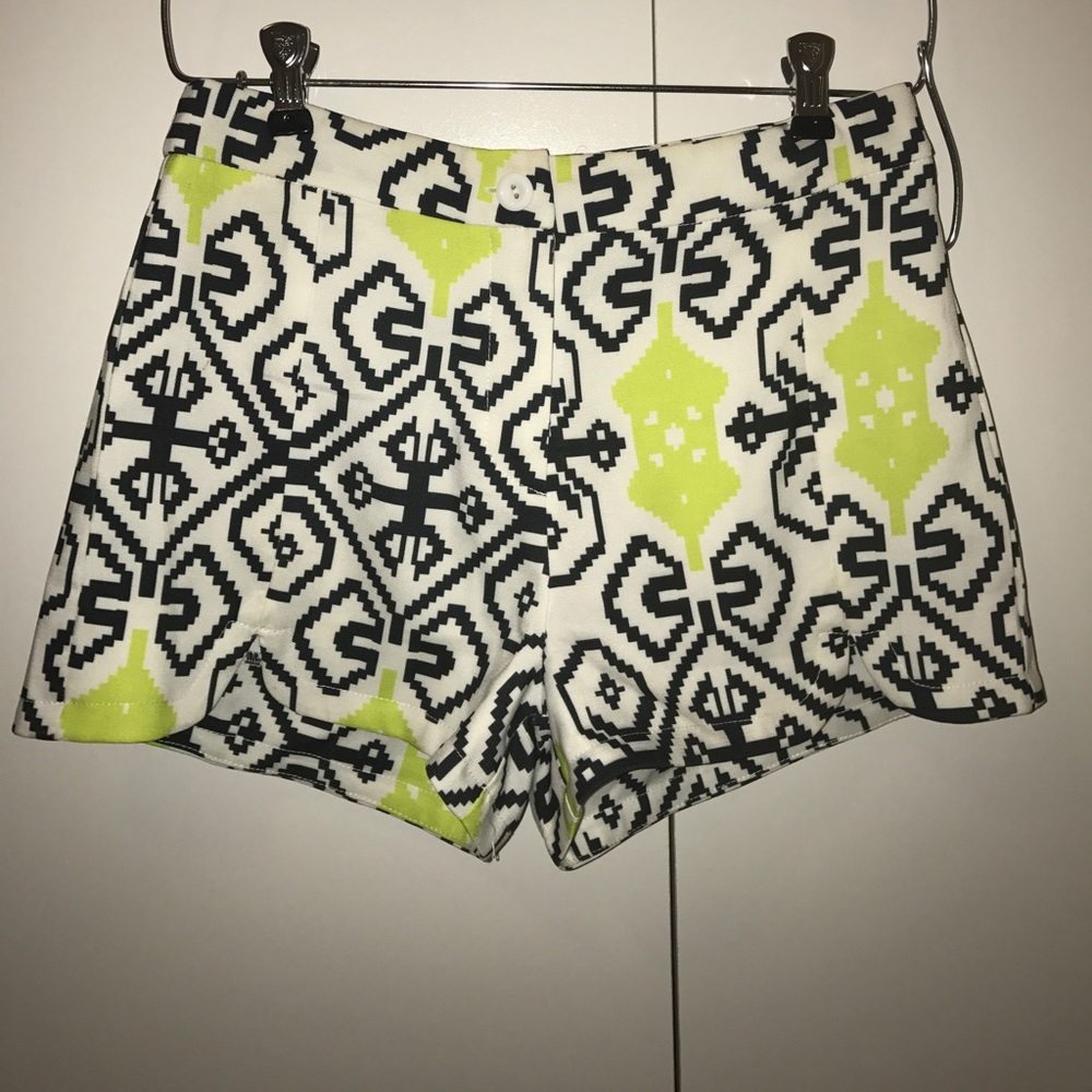 LF Rumor Boutique Pattern Shorts Size Small