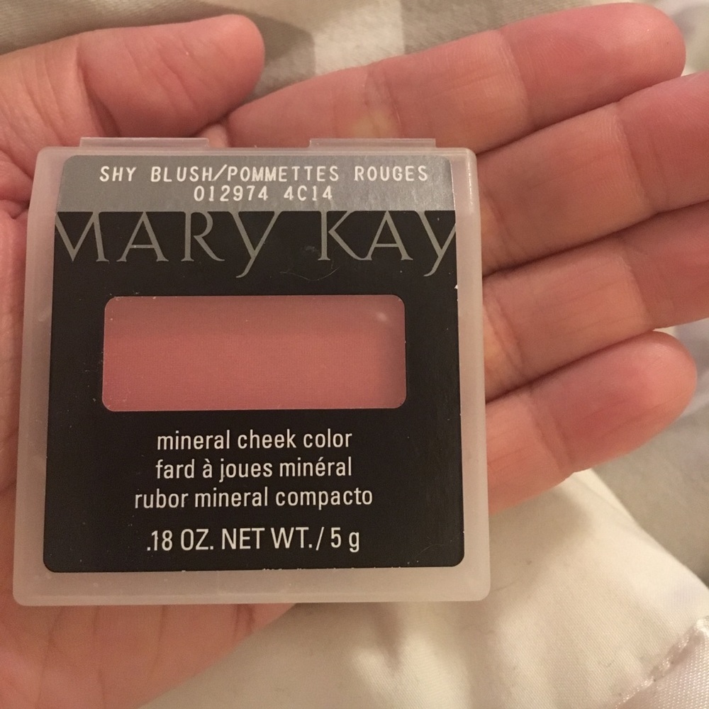 Mary Kay blush - Picture 2 of 2