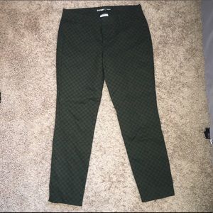 Old Navy Mid-Rise Pixie Chino Pant