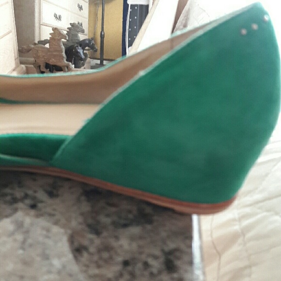 Suede Shoes with 1" heel - Picture 3 of 6