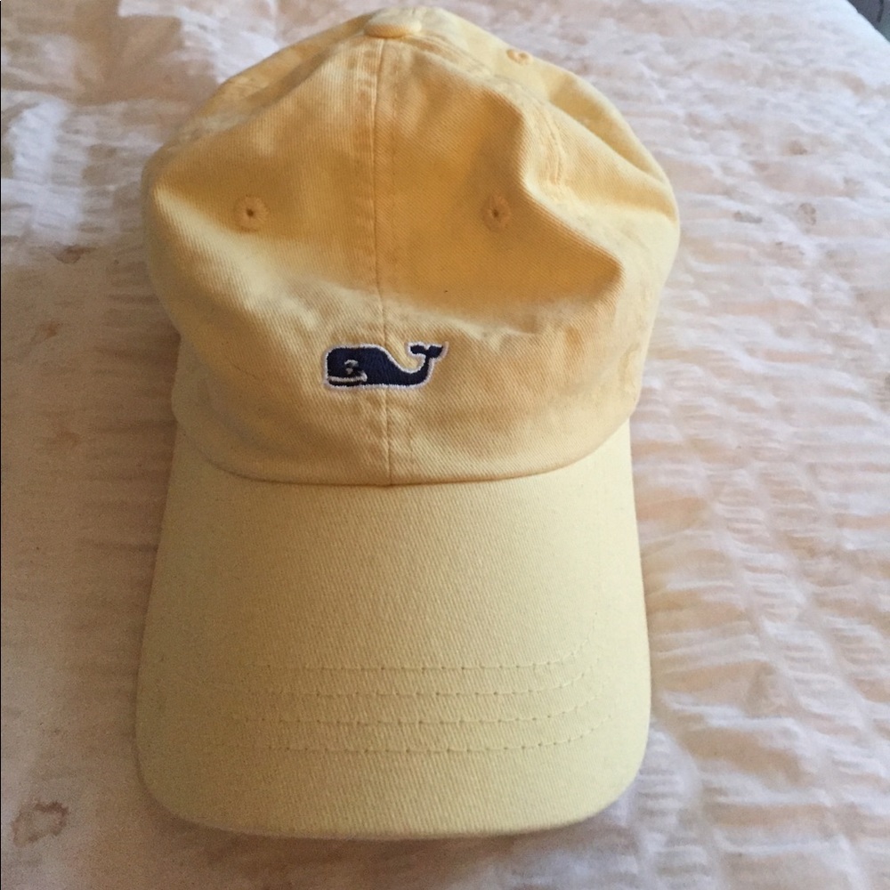 Yellow vineyard vines hat