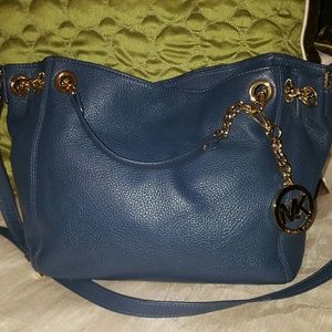 🎯Sold 🎯Michael Kors jet set shoulder tote