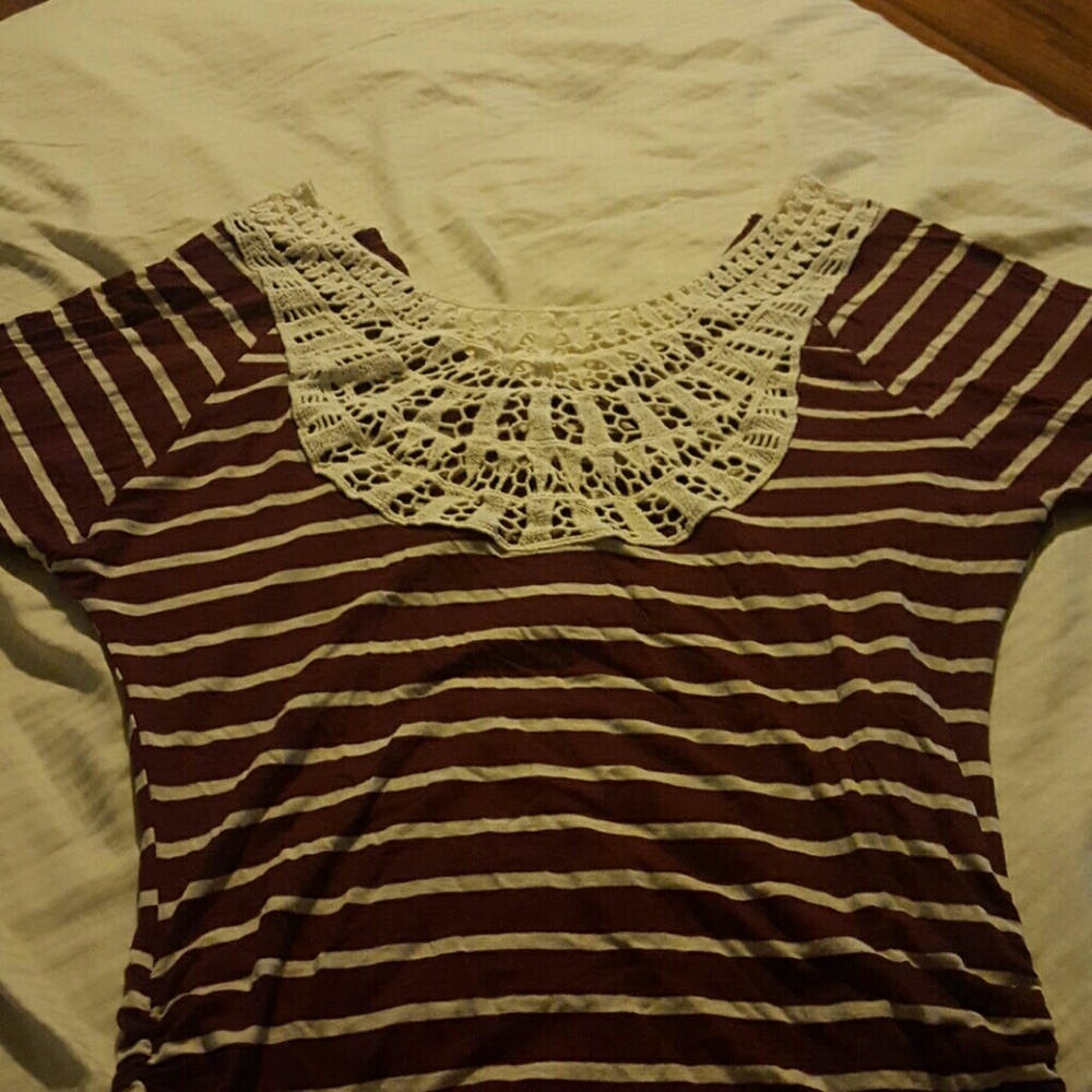 Cute Top!!! - Picture 2 of 3