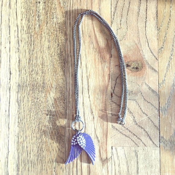 Wing Necklace - Picture 2 of 2