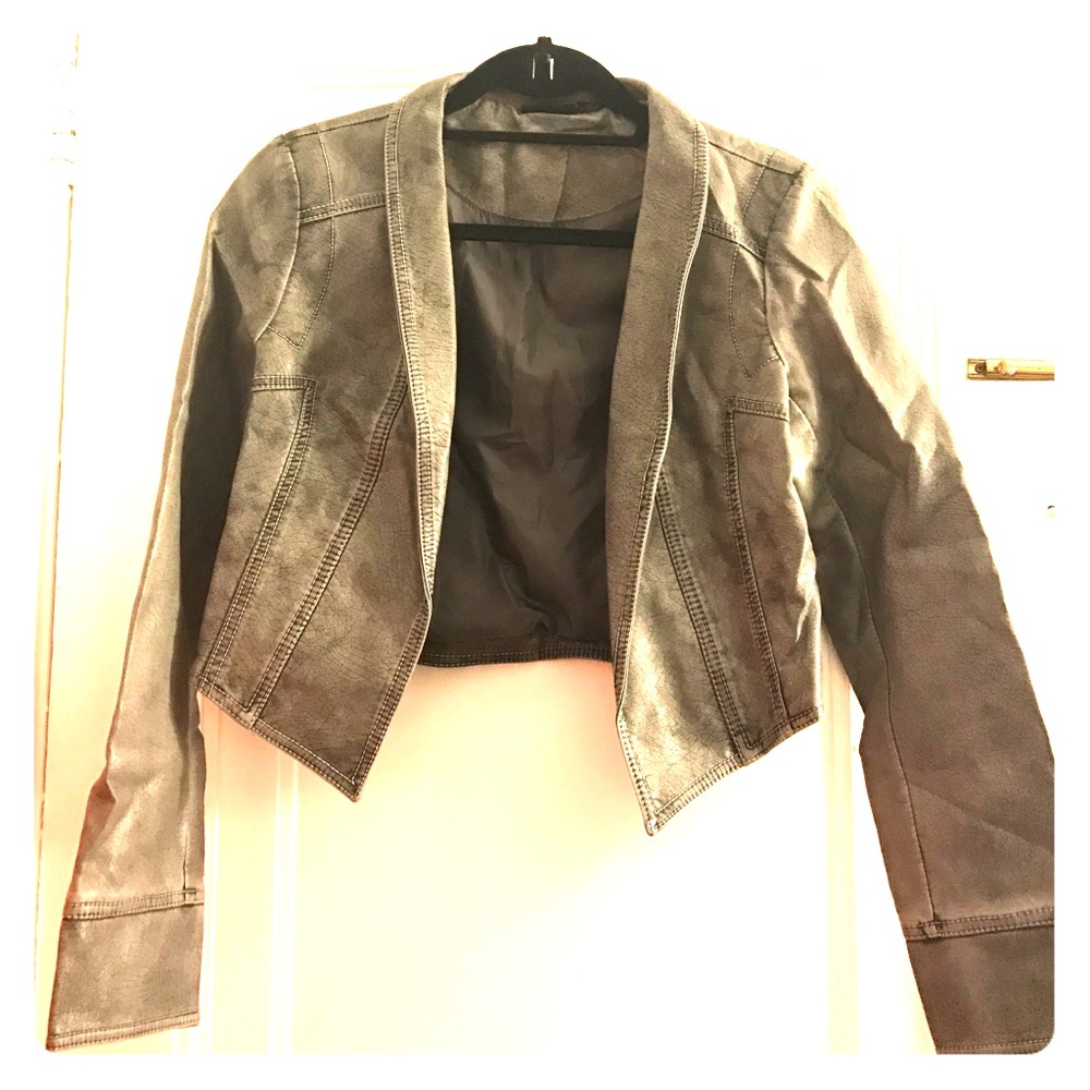 Gray cropped faux leather jacket