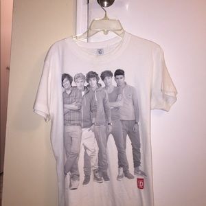 Juniors Large One Direction T-shirt