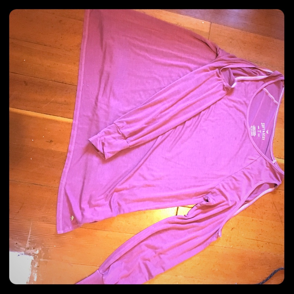 Long sleeve cut out shirt.
