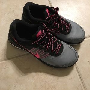 Nike Dual Fusion Size 8