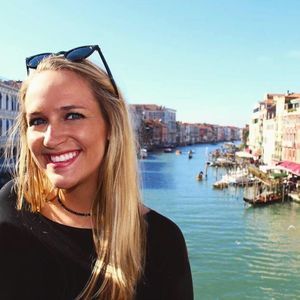 Meet your Posher, Claire