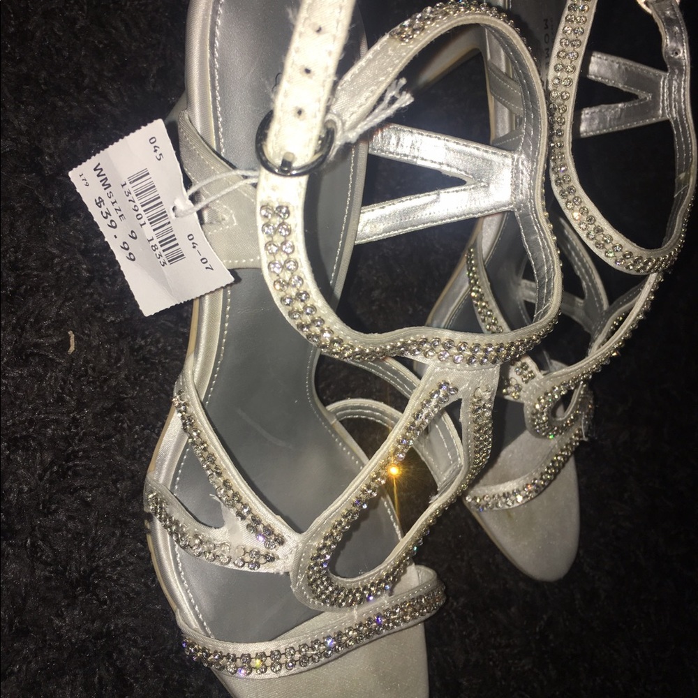 Heels - Picture 2 of 2