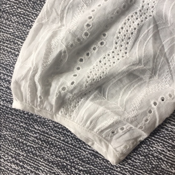 White eyelet Blouse - Picture 2 of 5