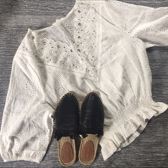 White eyelet Blouse - Picture 4 of 5