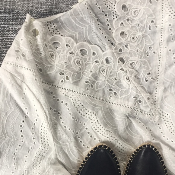 White eyelet Blouse - Picture 5 of 5