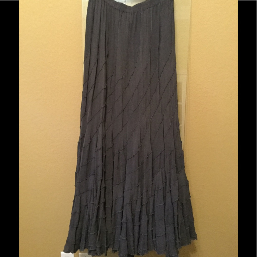 COLDWATER CREEK Ruffle Gray Skirt