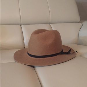 Fedora hat