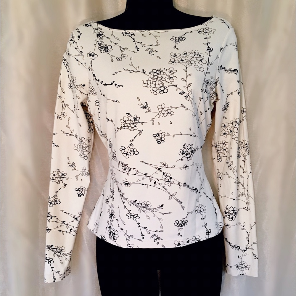 The Limited Stretch~Spring/Summer Top 💐 Size Sm - Picture 2 of 5