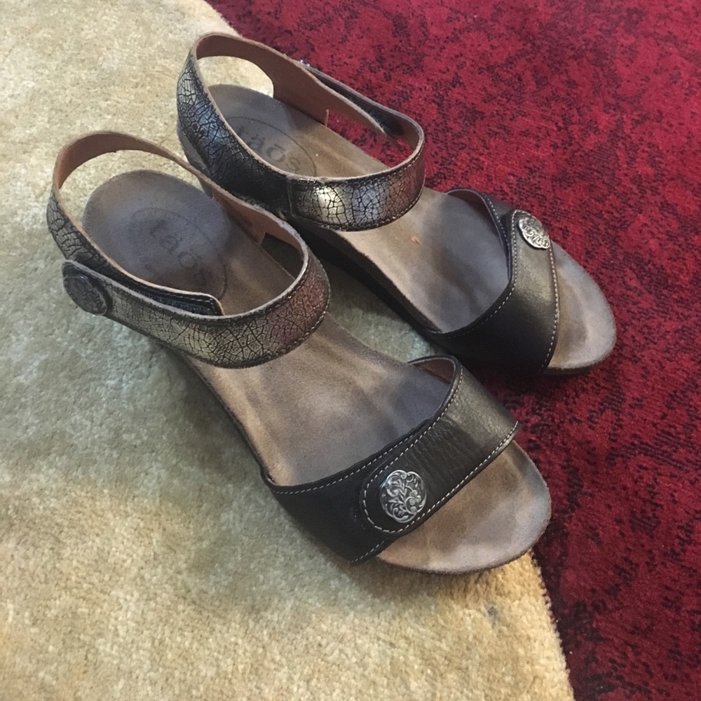 Taos sandals